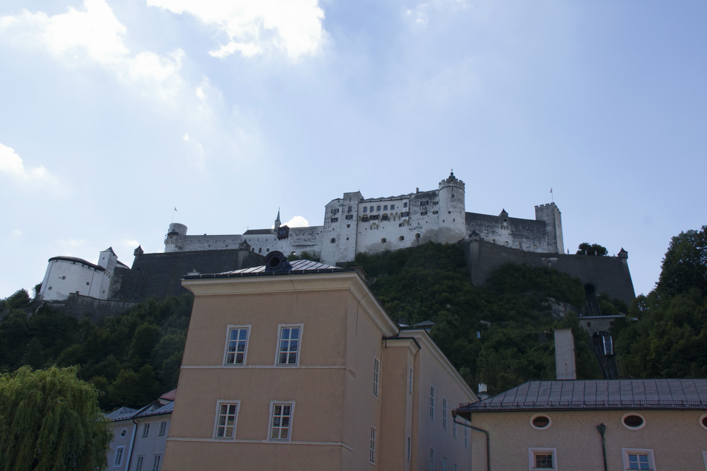 Salzburg město pod pevností Hohensalzburg